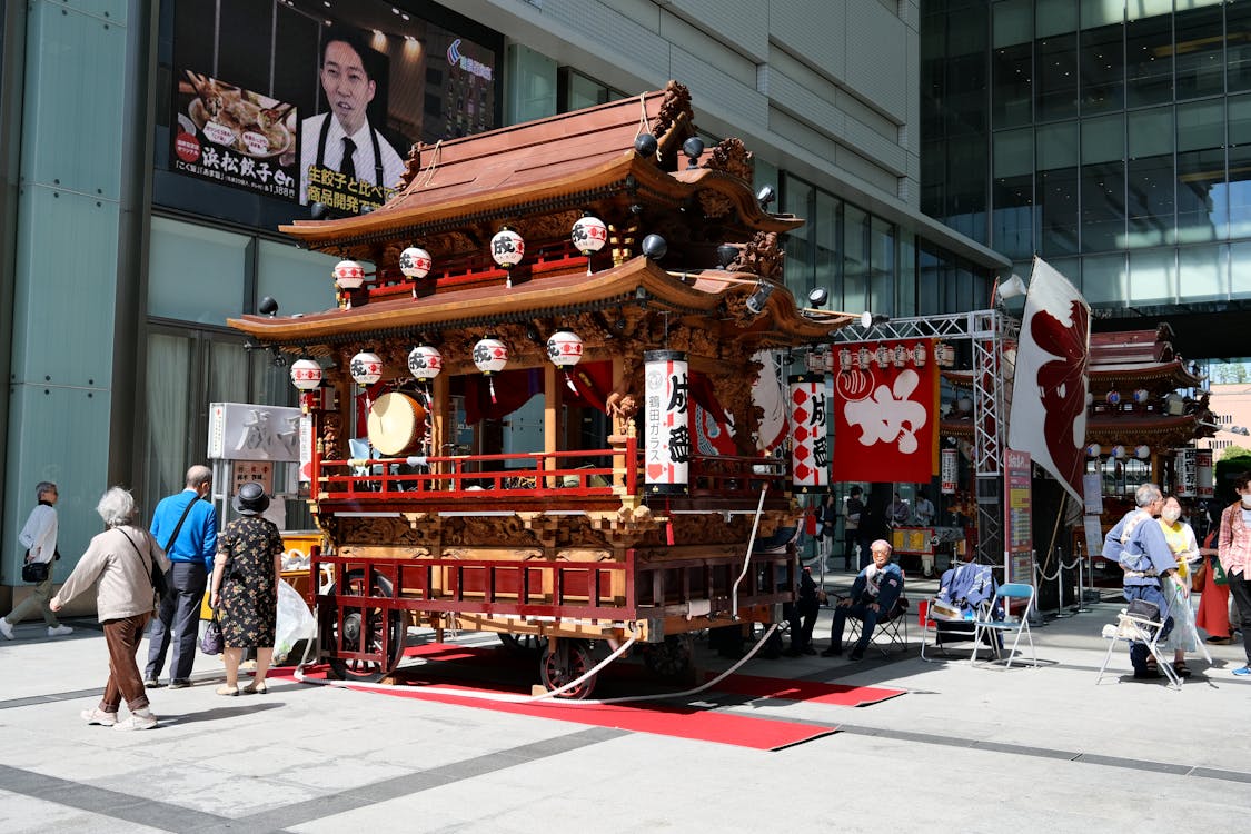 Japan's Best Festivals: A Traveler's Guide to When and Where to Go ToursZoom Japan summer festival with lanterns and traditional ceremony during Obon season